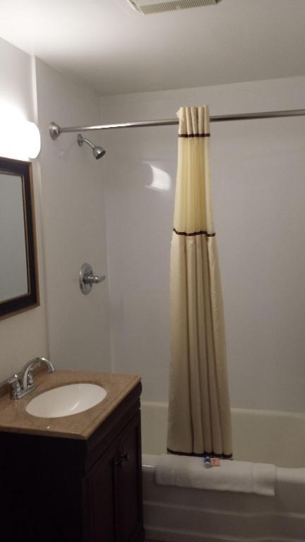 Budget Inn Fairport Zimmer foto